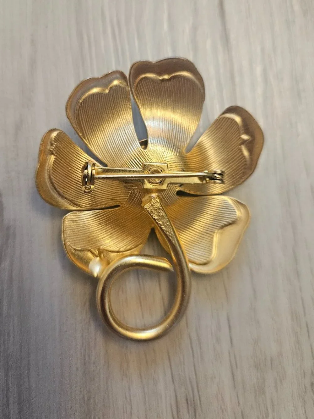 Vintage Textured Gold-Tone Flower Brooch Pin with Faux Pearl Center